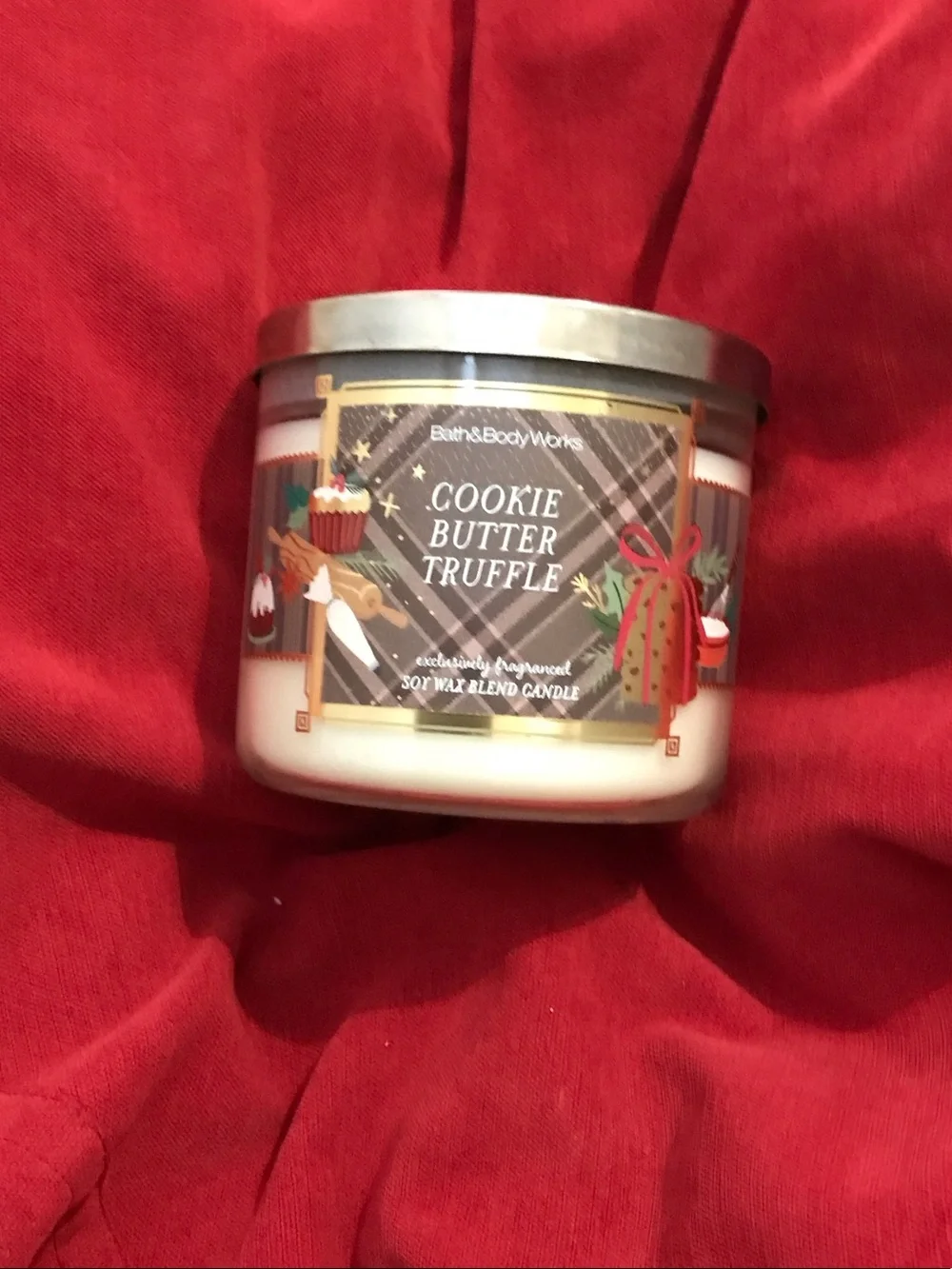 Bath & Body Works Cookie Butter Truffle Candle - Red & Silver